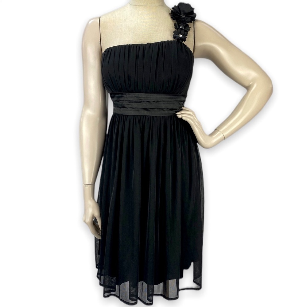 My Michelle Black Chiffon Satin Flower One-Shoulder Dress Junior’s XL‎